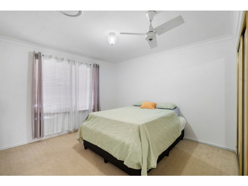 16 Ridgevale Drive, Helensvale QLD 4212