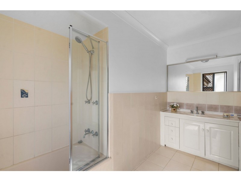16 Ridgevale Drive, Helensvale QLD 4212