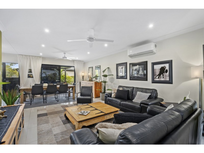 34/18 Archipelago Street, Pacific Pines QLD 4211