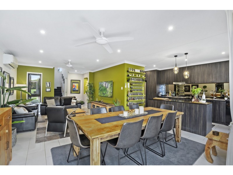 34/18 Archipelago Street, Pacific Pines QLD 4211