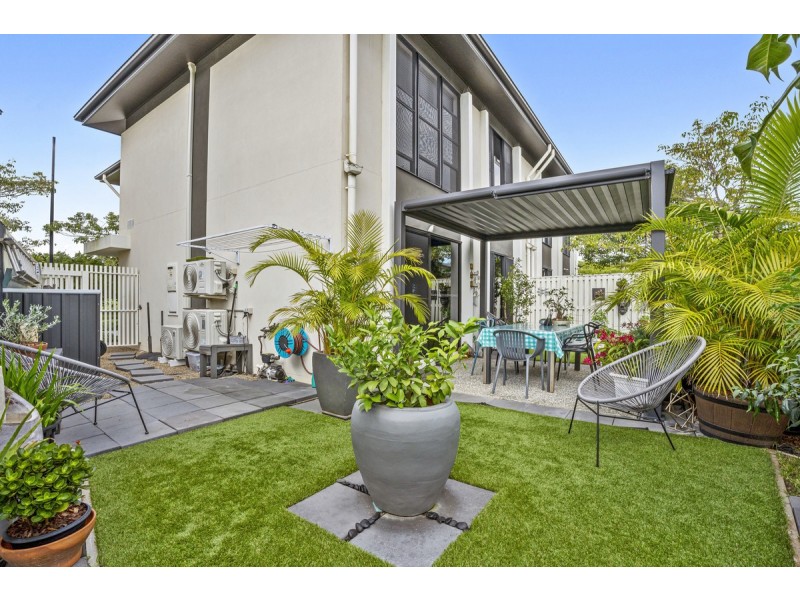 34/18 Archipelago Street, Pacific Pines QLD 4211