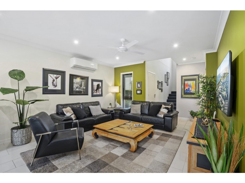 34/18 Archipelago Street, Pacific Pines QLD 4211