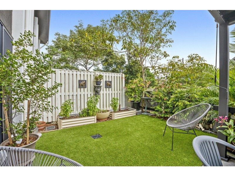 34/18 Archipelago Street, Pacific Pines QLD 4211