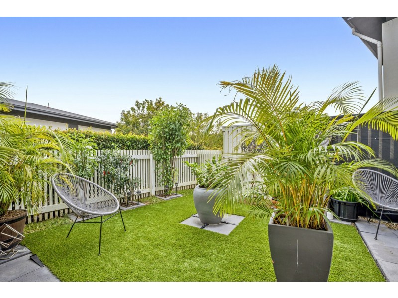 34/18 Archipelago Street, Pacific Pines QLD 4211