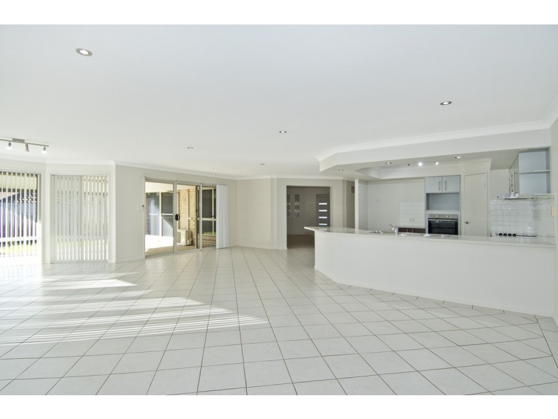 22 Victoria Drive, Pacific Pines QLD 4211