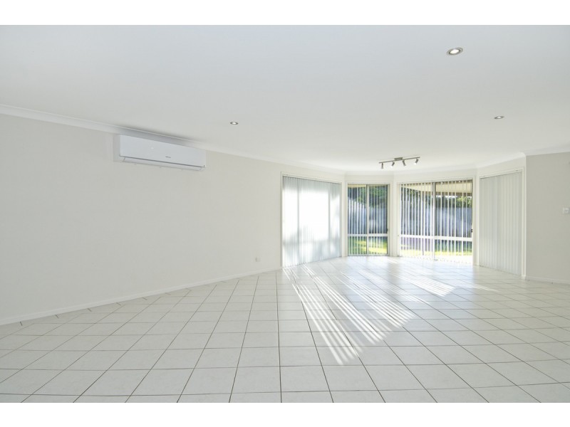 22 Victoria Drive, Pacific Pines QLD 4211