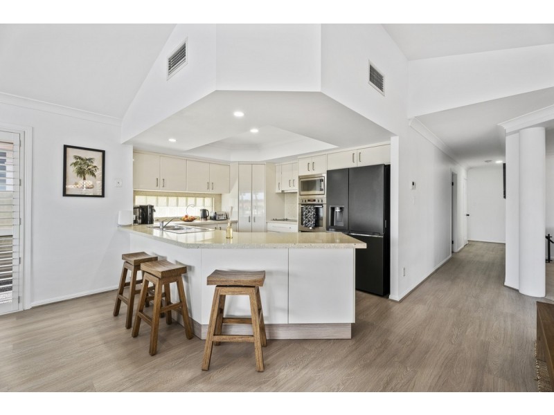 9 Glenwater Crescent, Helensvale QLD 4212