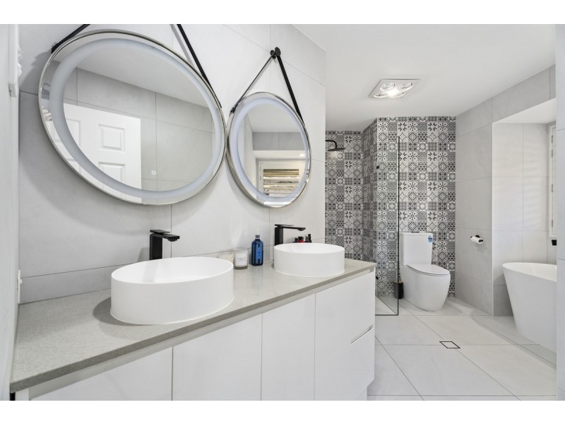 9 Glenwater Crescent, Helensvale QLD 4212