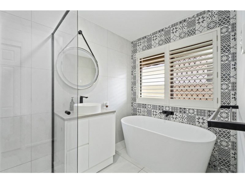 9 Glenwater Crescent, Helensvale QLD 4212