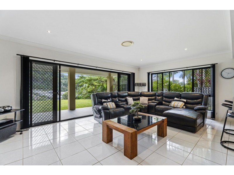 18 Maloney Crescent, Maudsland QLD 4210
