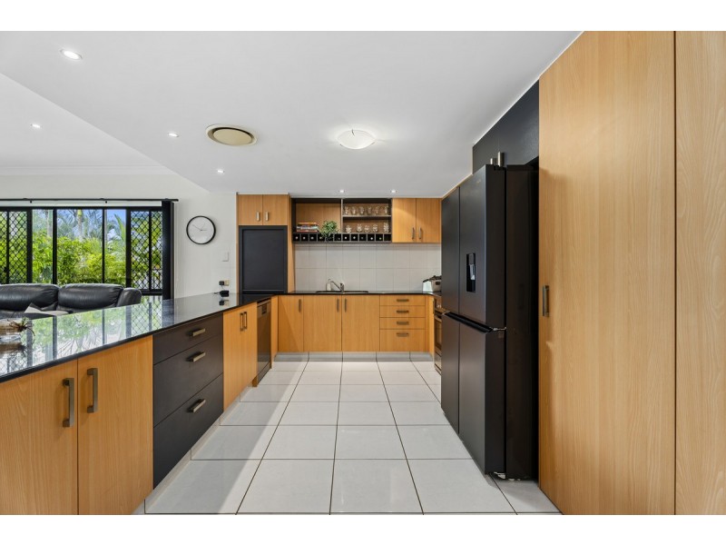 18 Maloney Crescent, Maudsland QLD 4210