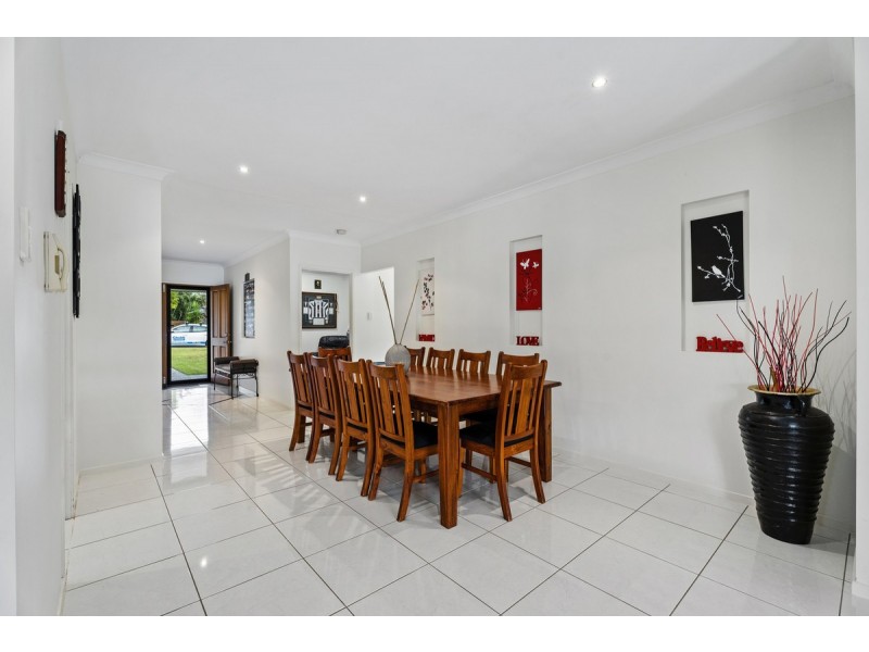 18 Maloney Crescent, Maudsland QLD 4210