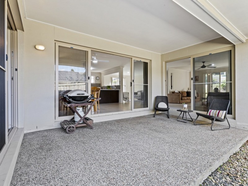 2 Alford Lane, Pacific Pines QLD 4211