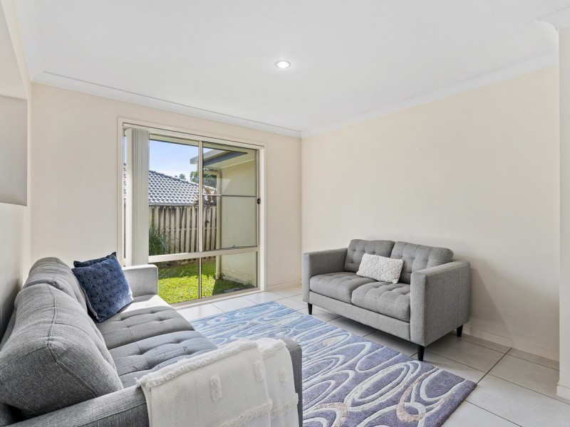 2 Alford Lane, Pacific Pines QLD 4211