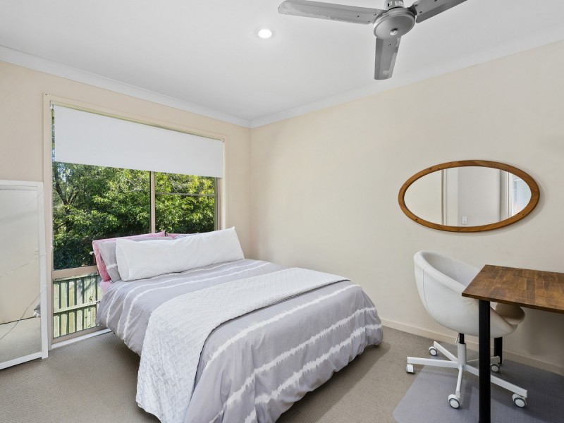 2 Alford Lane, Pacific Pines QLD 4211