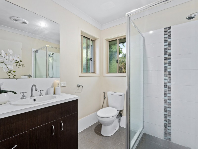 2 Alford Lane, Pacific Pines QLD 4211