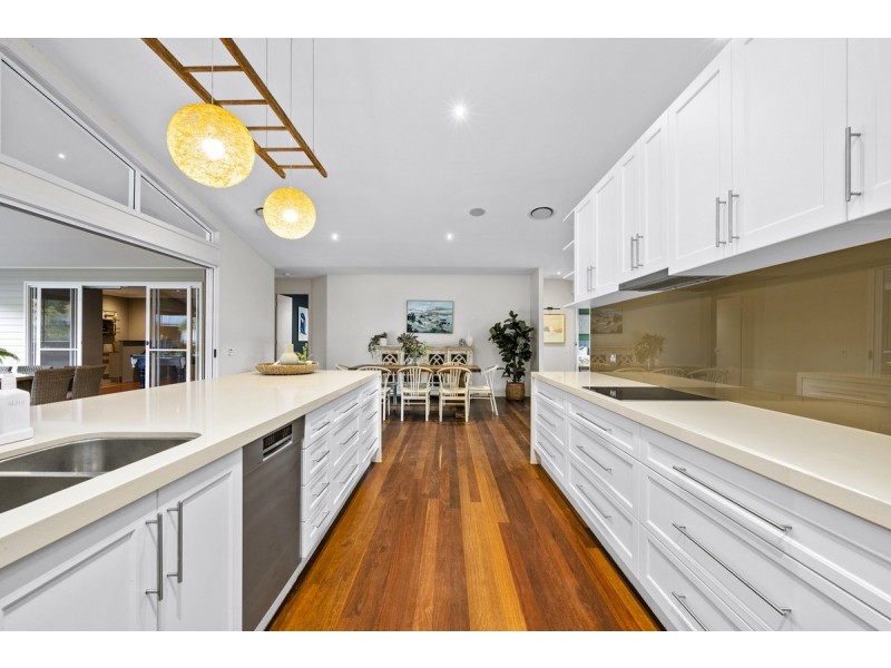 34 Ellen Grant Drive, Willow Vale QLD 4209