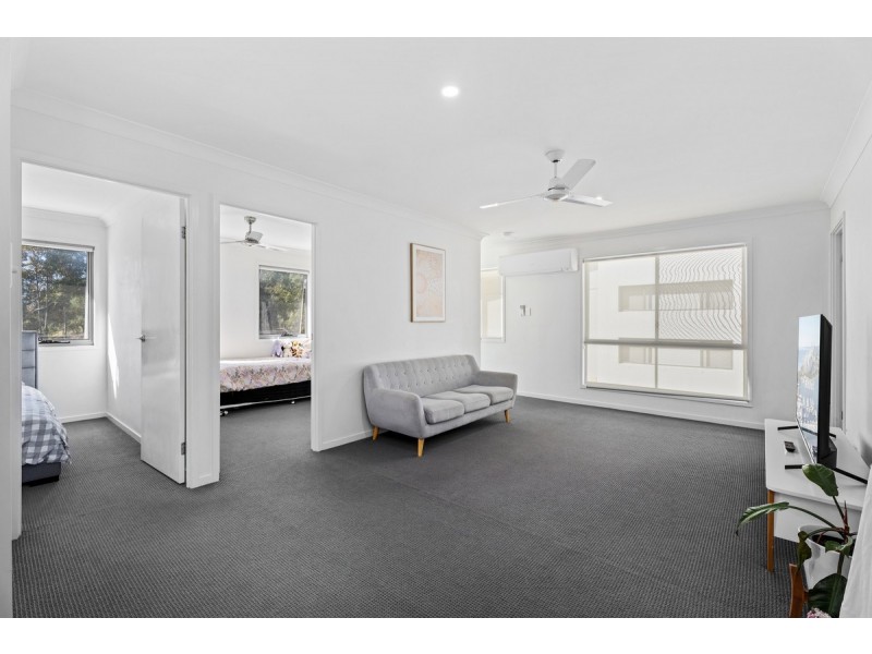 69 Macintyre Parade, Pacific Pines QLD 4211