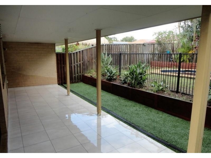 2/16 Crosby Avenue, Pacific Pines QLD 4211