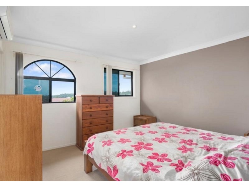 2/16 Crosby Avenue, Pacific Pines QLD 4211