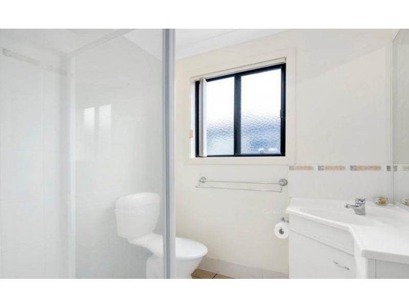 2/16 Crosby Avenue, Pacific Pines QLD 4211