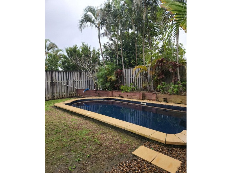 2/16 Crosby Avenue, Pacific Pines QLD 4211