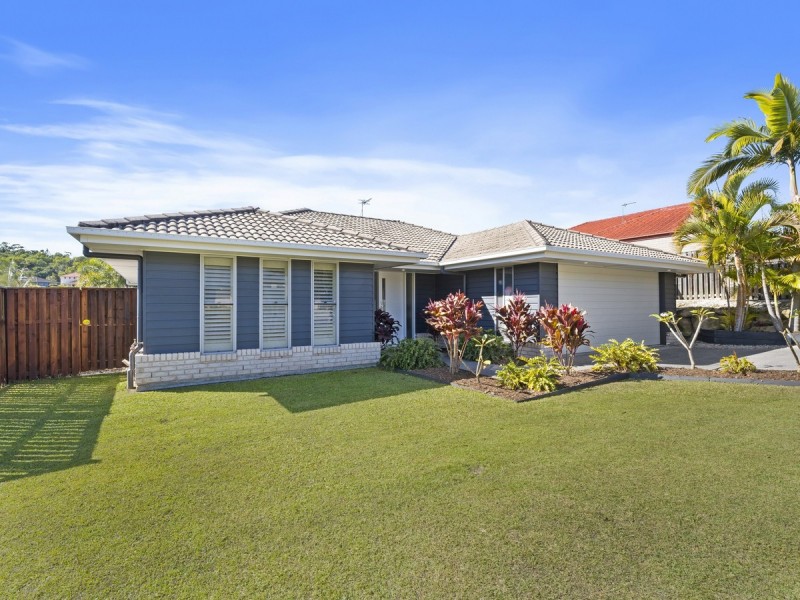 9 Haughton Street, Pacific Pines QLD 4211