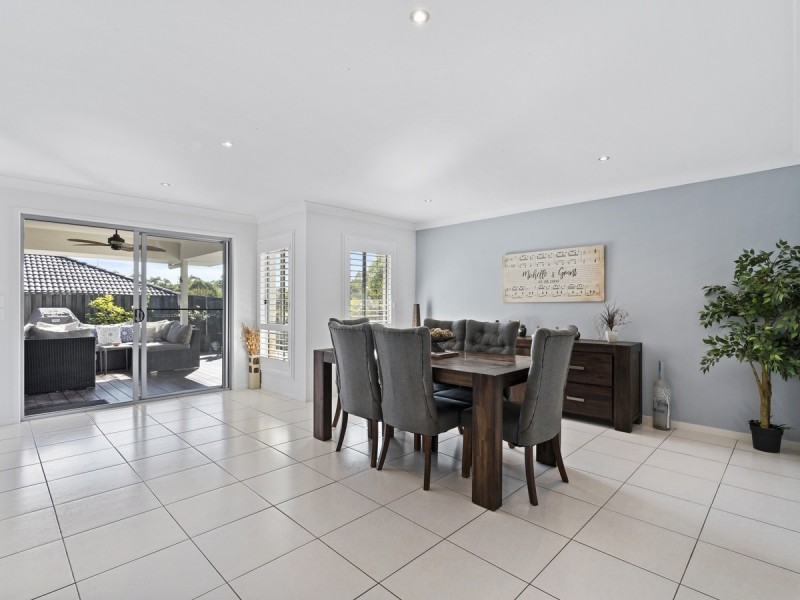 9 Haughton Street, Pacific Pines QLD 4211