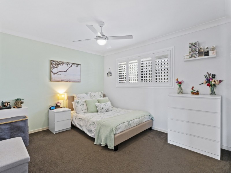 9 Haughton Street, Pacific Pines QLD 4211