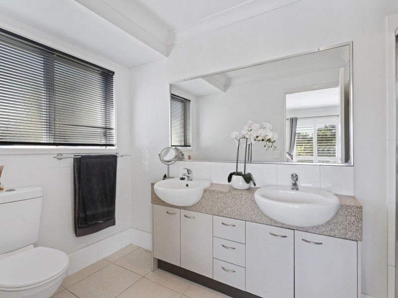 9 Haughton Street, Pacific Pines QLD 4211