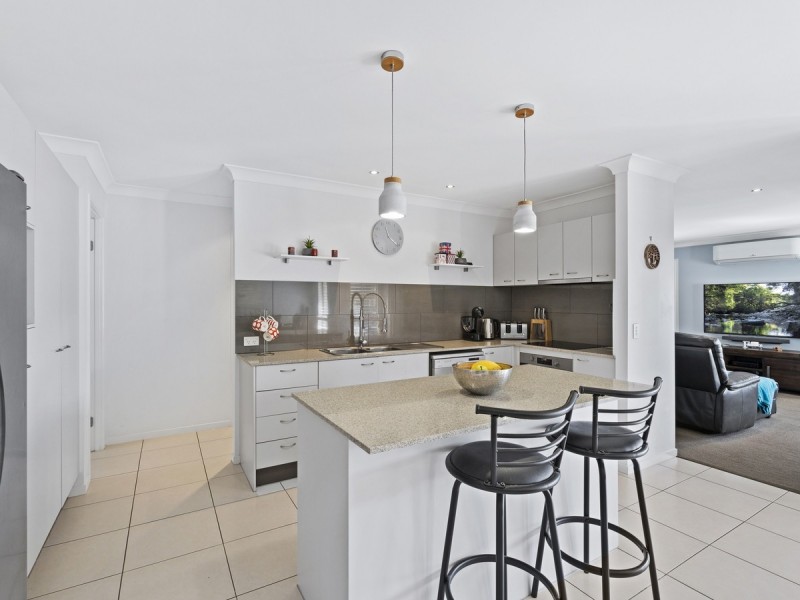 9 Haughton Street, Pacific Pines QLD 4211