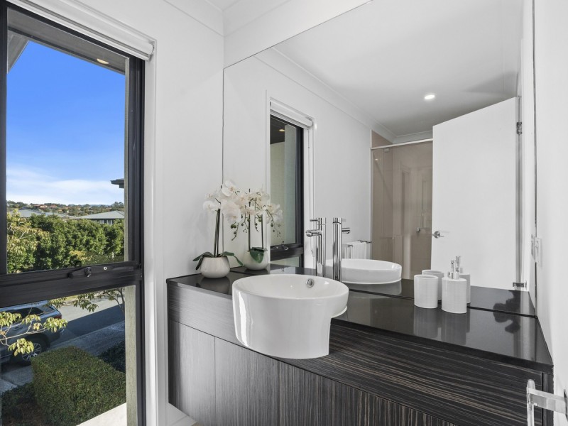 45/18 Archipelago Street, Pacific Pines QLD 4211