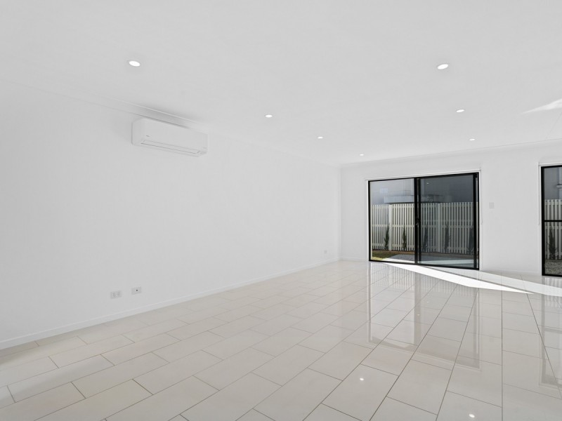 45/18 Archipelago Street, Pacific Pines QLD 4211