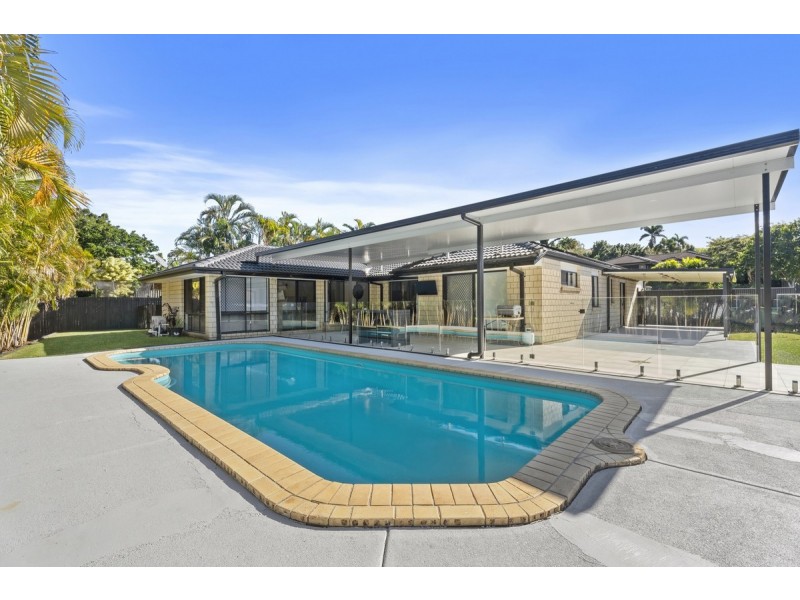 37 Penrhyn Street, Pacific Pines QLD 4211