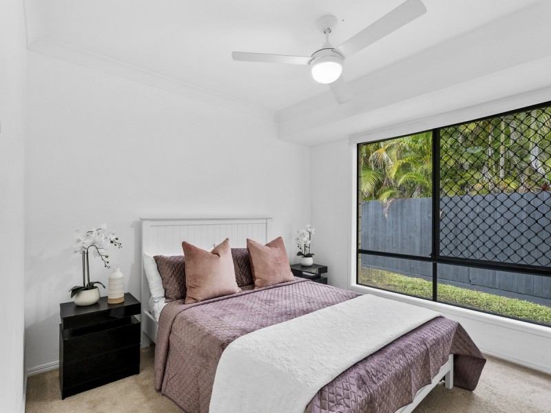 37 Penrhyn Street, Pacific Pines QLD 4211