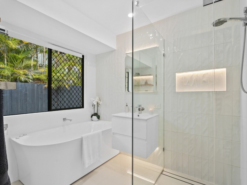 37 Penrhyn Street, Pacific Pines QLD 4211