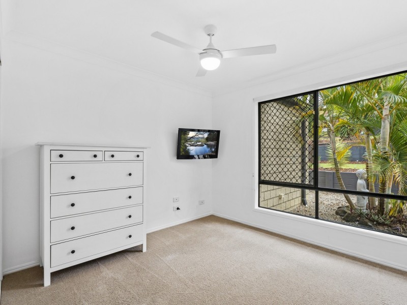 37 Penrhyn Street, Pacific Pines QLD 4211