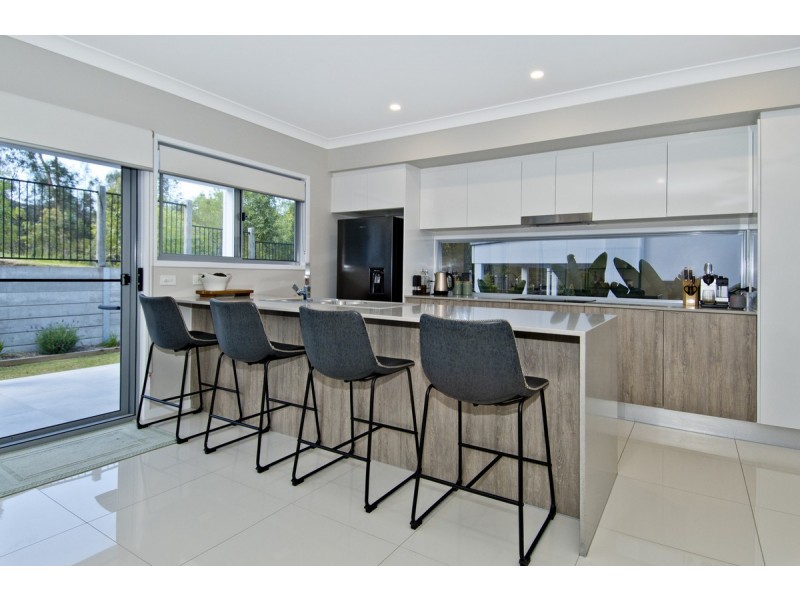 5 Stonewood Circuit, Oxenford QLD 4210