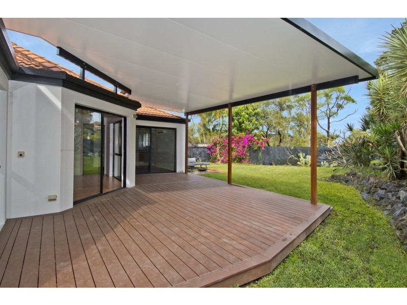 8 Howland Circuit, Pacific Pines QLD 4211