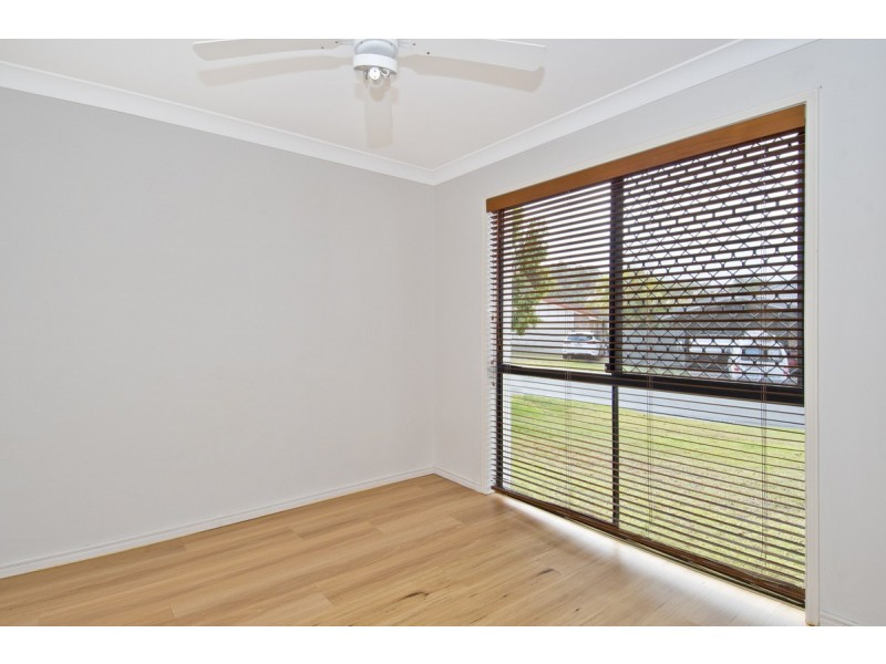 8 Howland Circuit, Pacific Pines QLD 4211