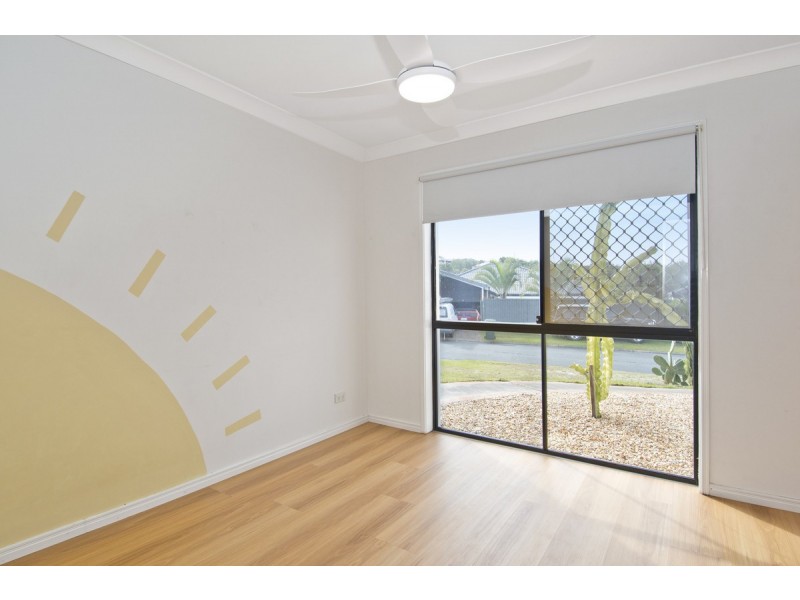 8 Howland Circuit, Pacific Pines QLD 4211