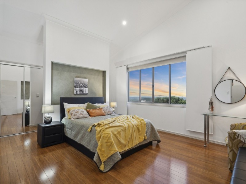 33 Moroccan Street, Highland Park QLD 4211
