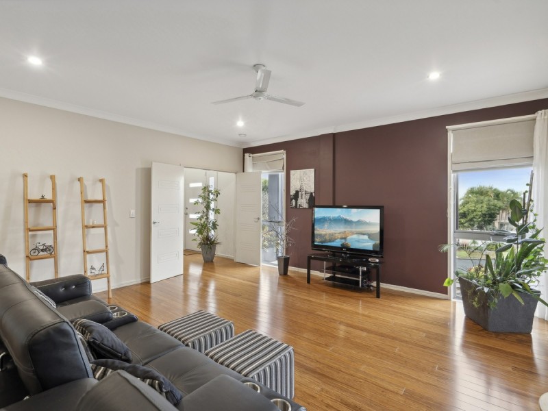 33 Moroccan Street, Highland Park QLD 4211