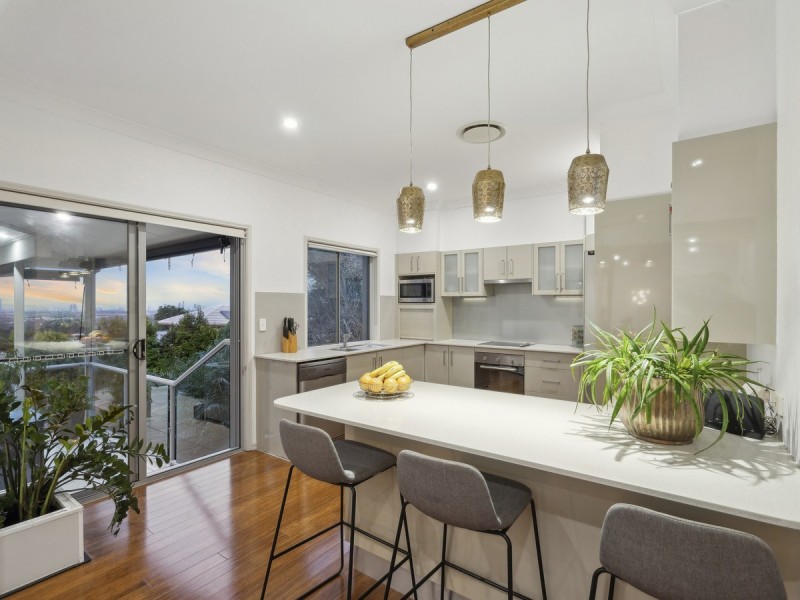 33 Moroccan Street, Highland Park QLD 4211