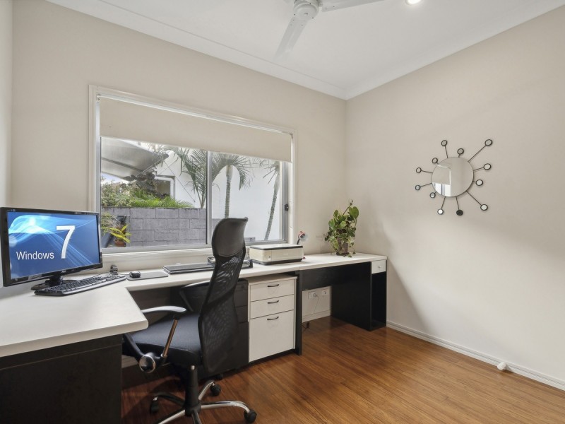 33 Moroccan Street, Highland Park QLD 4211