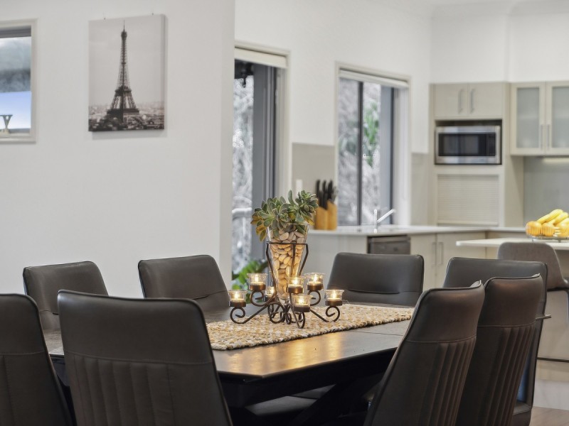 33 Moroccan Street, Highland Park QLD 4211