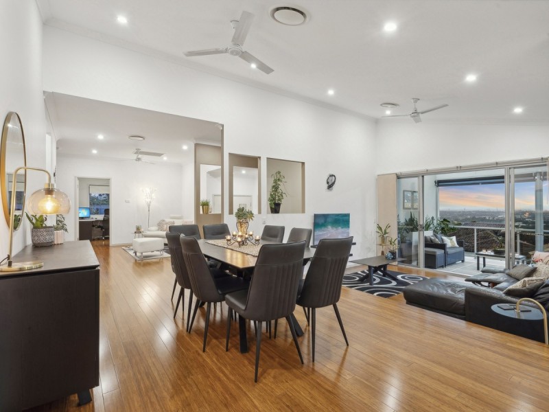 33 Moroccan Street, Highland Park QLD 4211