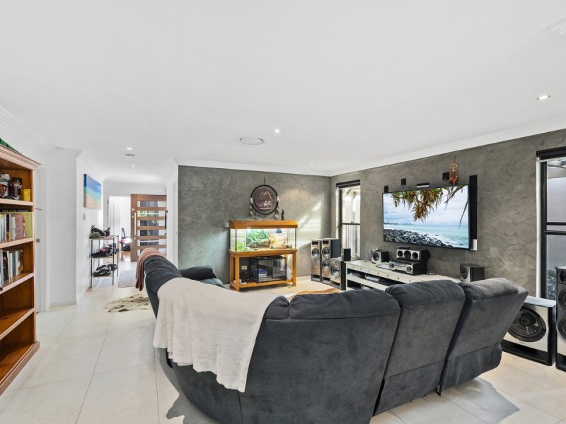 41 River Oak Drive, Helensvale QLD 4212