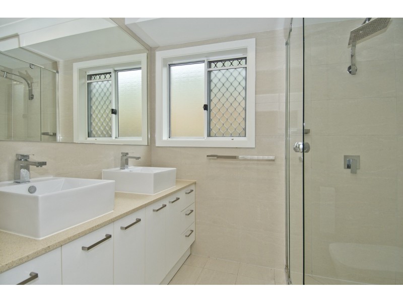 184 Universal Street, Oxenford QLD 4210