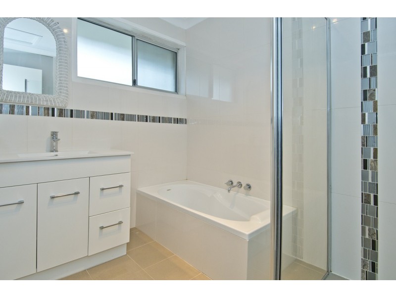 22 Ashford Road, Helensvale QLD 4212